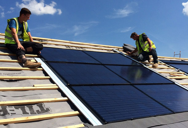Установка солнечных батарей на крыше
