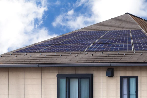 Крыша солнечной батареи — стоковое фото